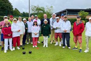 James Sunderland visits Great Hollands Bowls Club